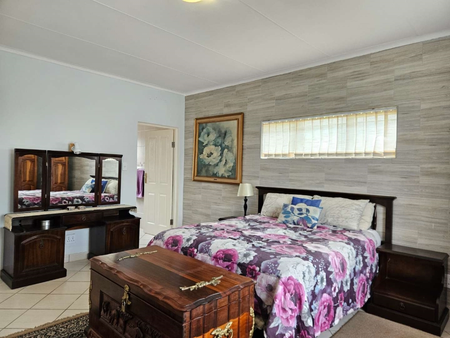 3 Bedroom Property for Sale in Jeffreys Bay Central Eastern Cape